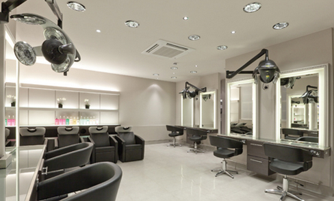 Светодиодные осветительные приборы играют преимущество в Коммерческом освещения